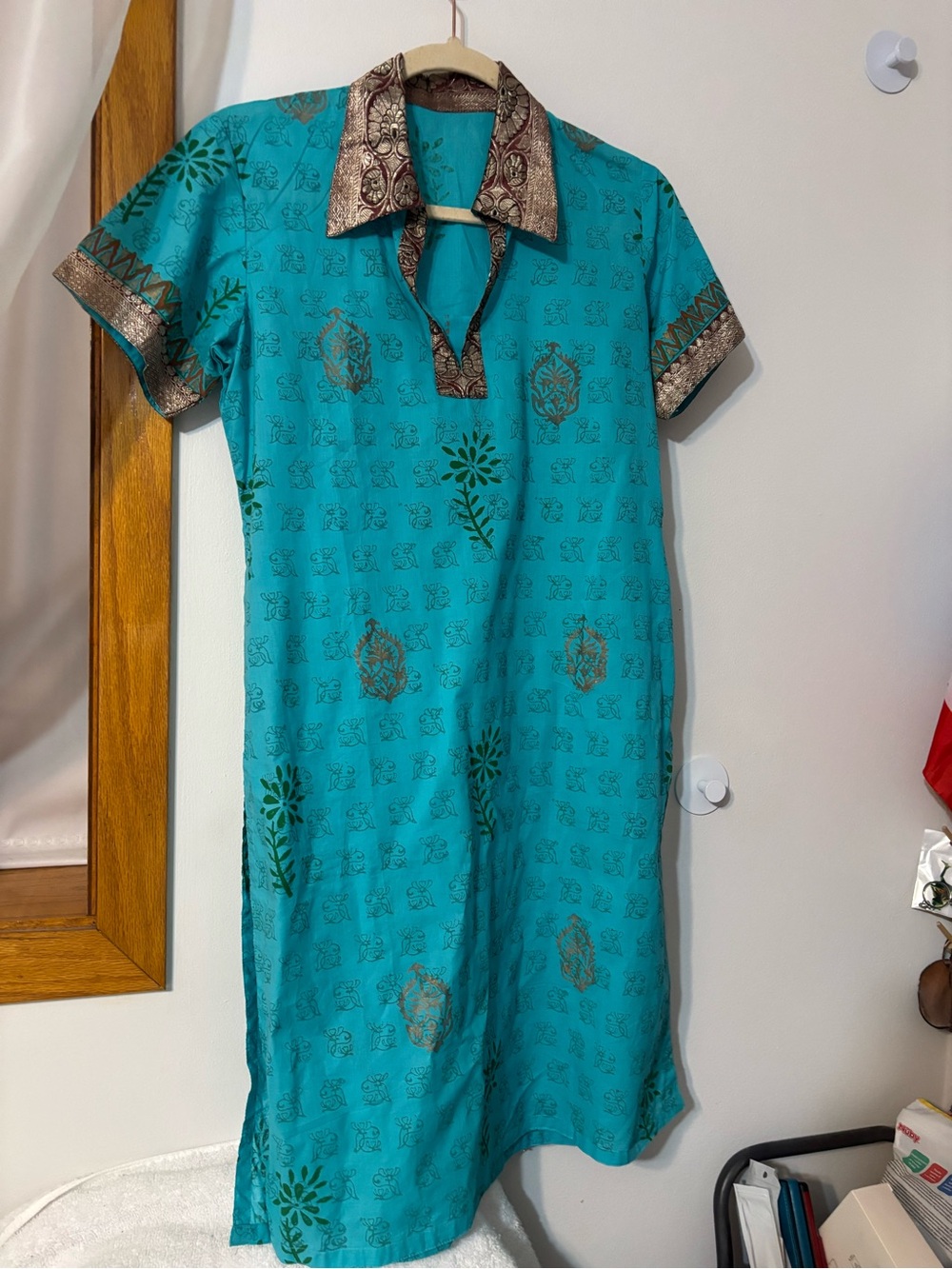 Turquoise Printed Short-Sleeve Tunic Dress with Contrasting Collar